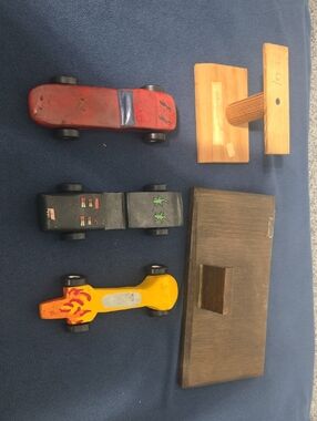 Wooden Racing Cars And Displays Scouts Pinewood Derby